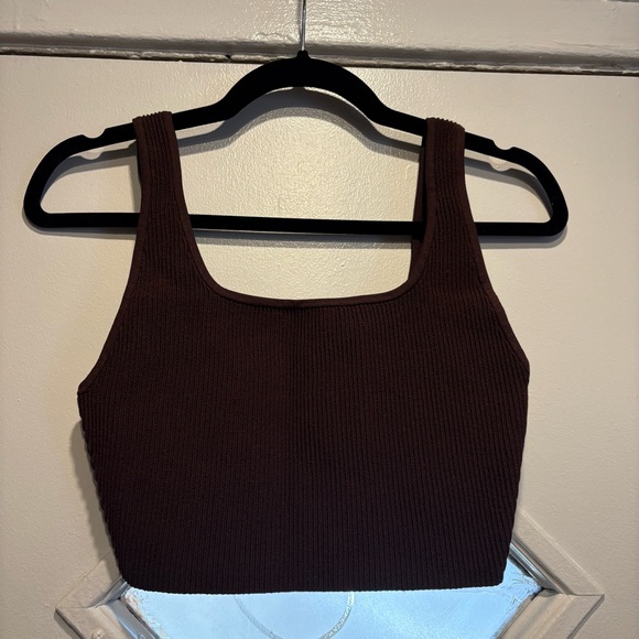 Aritzia Babaton Sculpt Knit Squareneck Cropped Tank - Picture 2 of 6